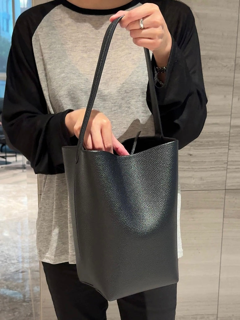 バケット型 本革ショルダーバッグ